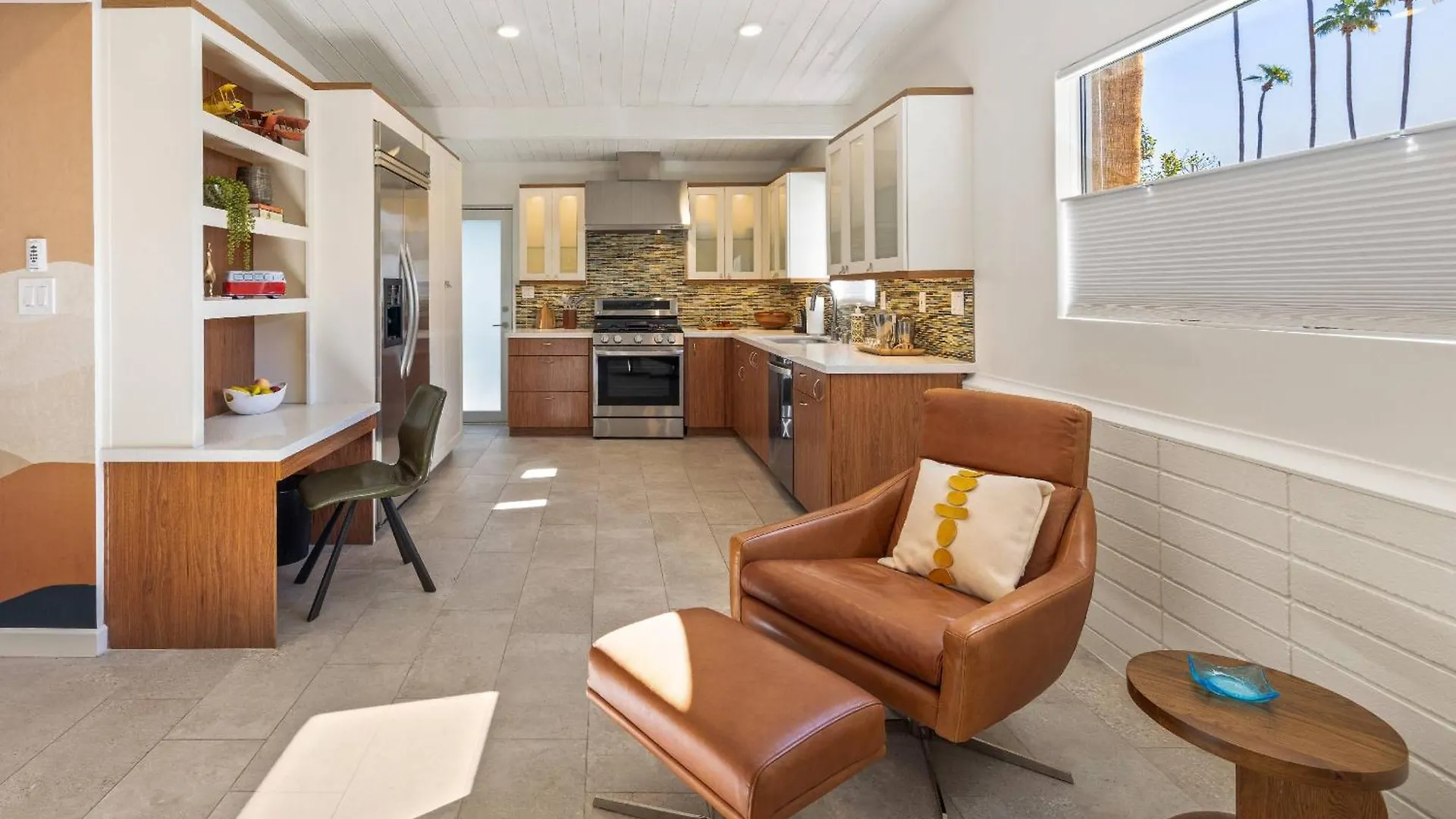 Holiday home Luxurious Tennis Club Bungalow 1 With Mountain Views And Walks To Downtown Palm Springs!